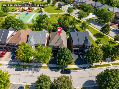 614 Society Crescent, Newmarket, On L3x 2v8