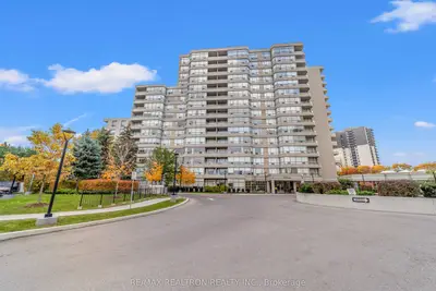 11 Townsgate Drive 312, Vaughan, On L4j 8g4