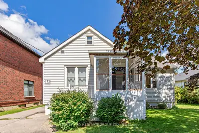 92 Kennedy Street E, Aurora, On L4g 1c4