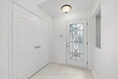 102 Edmund Seager Drive, Vaughan, On L4j 4s8