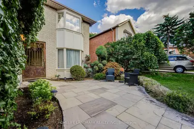 37 Maimonides Court, Vaughan, On L4j 4x8
