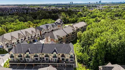 18 Gardenders Lane, Markham, On L6c 3l5