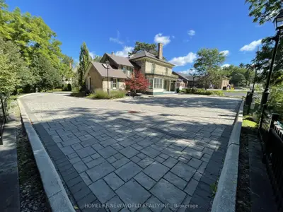 15342 Yonge Street, Aurora, On L4g 1n8