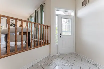 93 Sunbird Boulevard, Georgina, On L4p 3v8