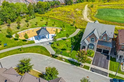 56 Walter Tunny Crescent, East Gwillimbury, On L9n 0r4
