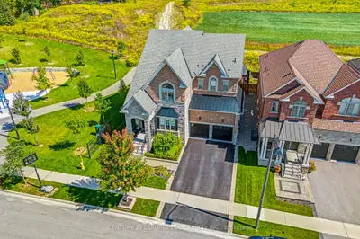 56 Walter Tunny Crescent, East Gwillimbury, On L9n 0r4