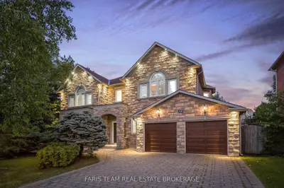 15 Clarendon Drive, Richmond Hill, On L4b 2z4