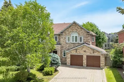 15 Clarendon Drive, Richmond Hill, On L4b 2z4