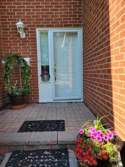 6 Bowman Way 147, Markham, On L3t 4z7