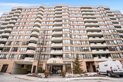 25 Austin Drive 817, Markham, On L3r 8h4