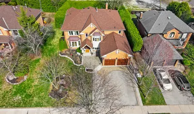 409 Alex Doner Drive, Newmarket, On L3x 1c6