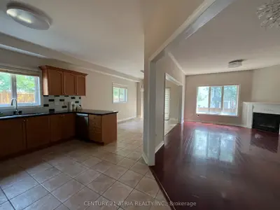 69 Loredana Court, Richmond Hill, On L4c 0p2