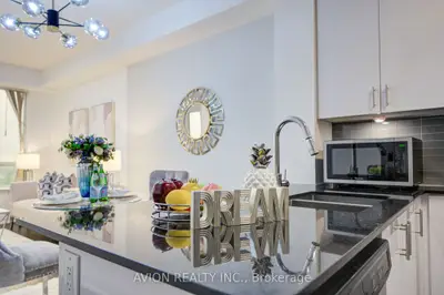 9582 Markham Road 907, Markham, On L6e 0t4