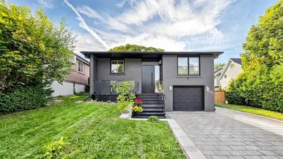 332 Dixon Boulevard, Newmarket, On L3y 4v6