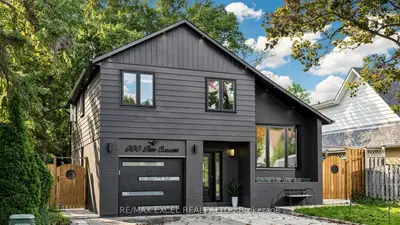 800 Pam Crescent, Newmarket, On L3y 5b6