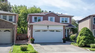 40 Nightstar Drive, Richmond Hill, On L4c 8h7