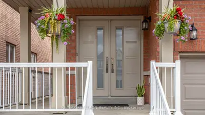 492 Pleasant Ridge Avenue, Vaughan, On L4j 8x2