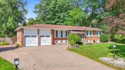 222 Park Avenue, East Gwillimbury, On L9n 1j7