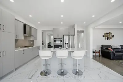 16 Great Railway Court, Vaughan, On L4h 5e9