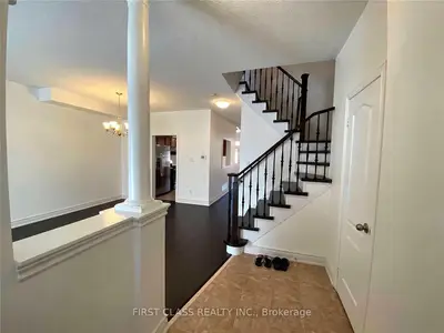8 Catalina Crescent, Richmond Hill, On L4s 2g2