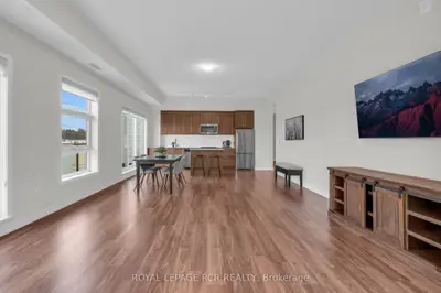555 William Graham Drive 413, Aurora, On L4g 3h9