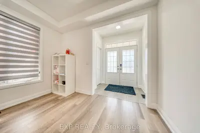 8 Prosperity Way, East Gwillimbury, On L9n 0v1