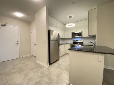 39 New Delhi Drive 410, Markham, On L3s 0e1