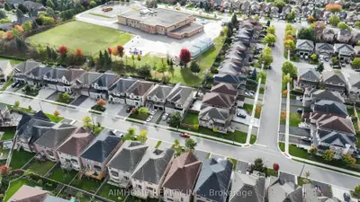 706 Harry Douglas Street, Newmarket, On L3x 0j8