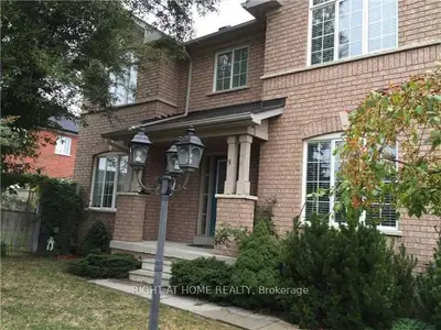 2 Silver Linden Drive, Richmond Hill, On L4b 4p4