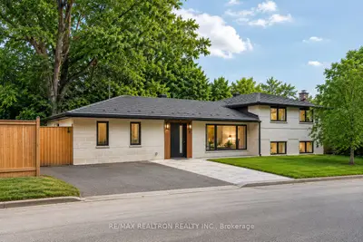 3 Reuben Street, Aurora, On L4g 2m1