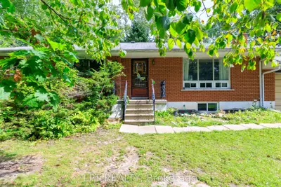 61 Edith Street, Georgina, On L0e 1l0