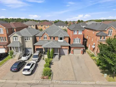 179 Sassafras Circle, Vaughan, On L4j 8m6