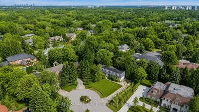 8 Lafayette Place, Markham, On L3t 1g5
