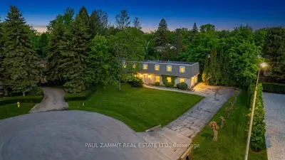 8 Lafayette Place, Markham, On L3t 1g5