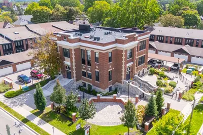 400 Park Avenue 203, Newmarket, On L3y 1v8