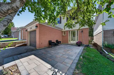 770 Pam Crescent, Newmarket, On L3y 5b6