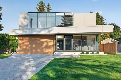 11 Knowles Crescent, Aurora, On L4g 1z6