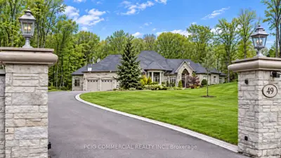 49 Offord Crescent, Aurora, On L4g 3g8