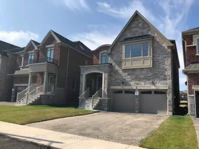 8 Yarrow Lane, East Gwillimbury, On L9n 0t4