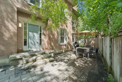 13 E J Lennox Way, Markham, On L3r 5k7