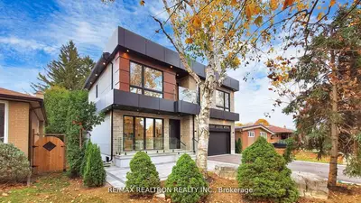 84 Murray Drive, Aurora, On L4g 2c3
