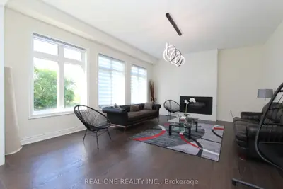108 Silk Twist Drive, East Gwillimbury, On L9n 0w4
