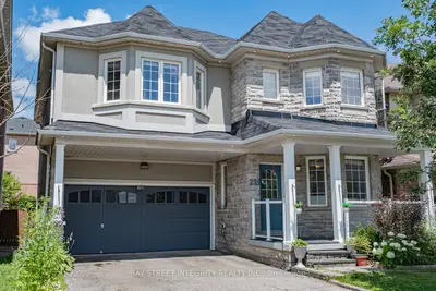 221 Woodspring Avenue, Newmarket, On L3x 3j4