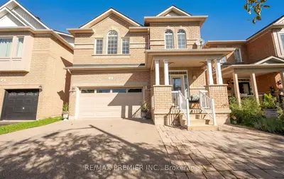 54 Blaydon Lane, Aurora, On L4g 7r1