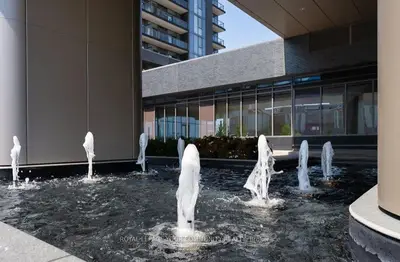 20 Gatineau Drive 404, Vaughan, On L4j 0l3
