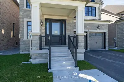 33 Gianvito Crescent, King, On L7b 0t2