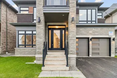 15 Garriock Hall Avenue, King, On L7b 0s8