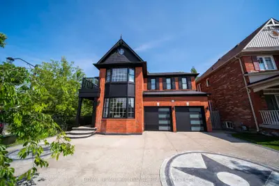 81 Bulmer Crescent, Newmarket, On L3x 3k1