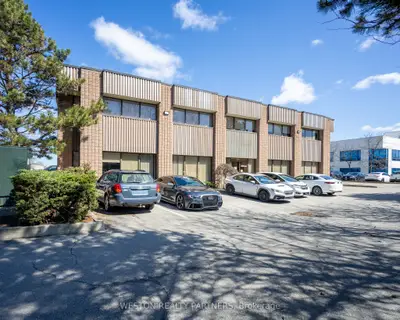 80 Fulton Way 101, Richmond Hill, On L4b 1j5