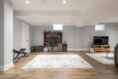 106 Port Royal Avenue, Vaughan, On L4h 4k6